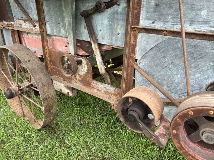 baker-threshing-machine-image-17
