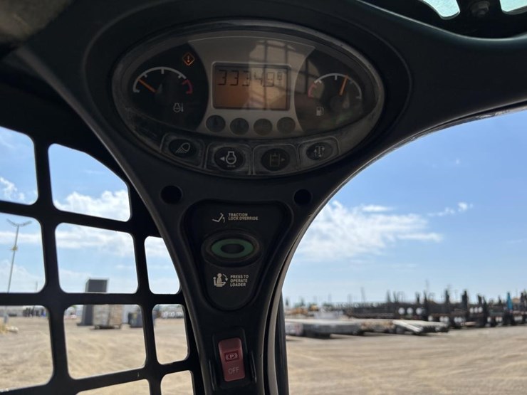 2017-bobcat-t770-image-28