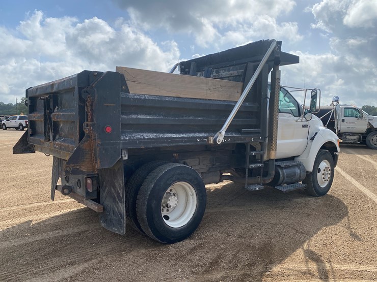 2007-ford-f750-image-3