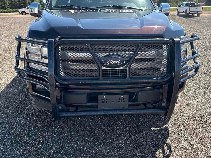 2020-ford-f150-platinum-image-14