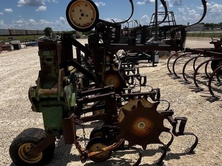 john-deere-6-image-2