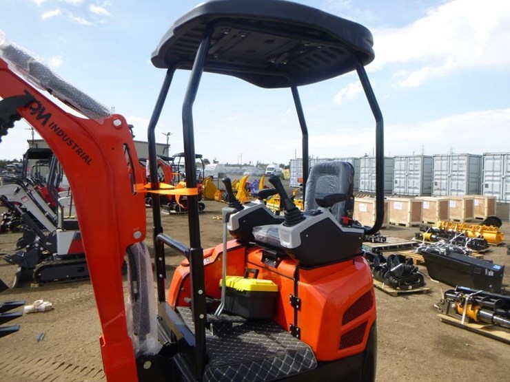 2025-tpm-16-hydraulic-excavator-image-16
