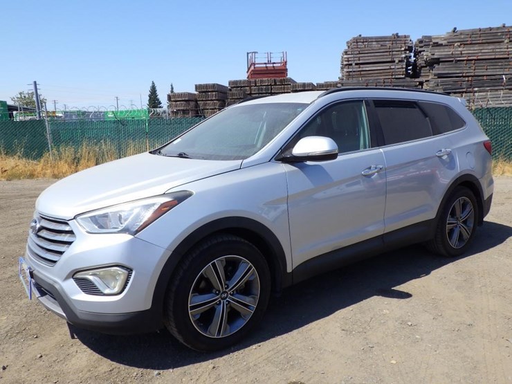 2016-hyundai-santa-fe-image-2