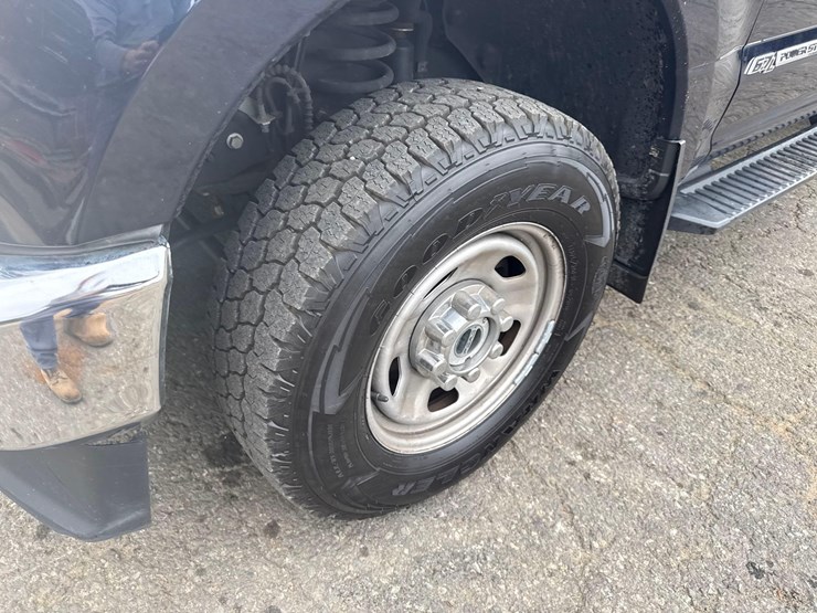 2022-ford-f350-image-13