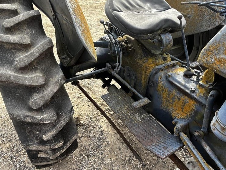 ford-tractor-image-8