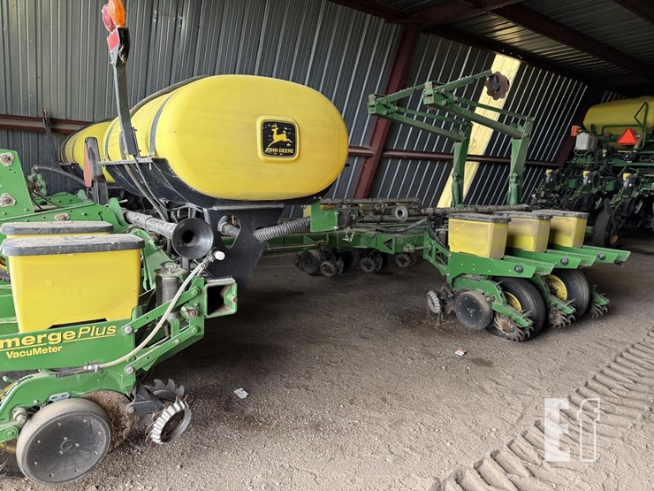 1997-john-deere-1770-image-1