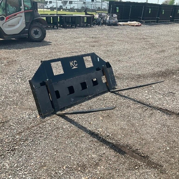#618 • Unused Quick Attach Skid Steer Forks