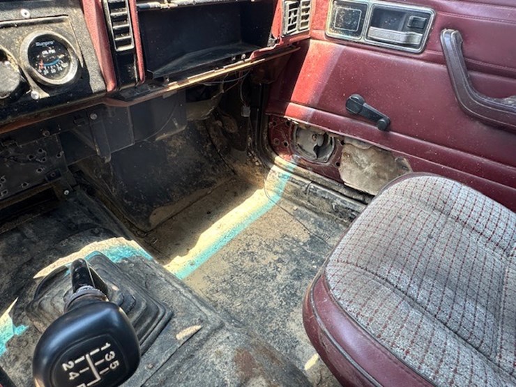 #22910-•-1984-jeep-image-42