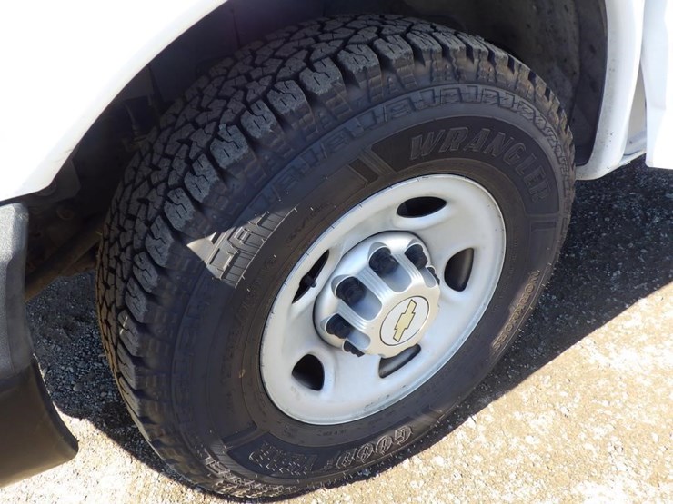 2014-chevrolet-express-2500-image-11