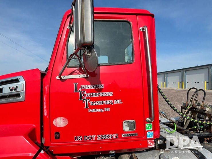 2017-western-star-w4700sb-day-cab-truck-(gp11326,-unit-81)-image-25