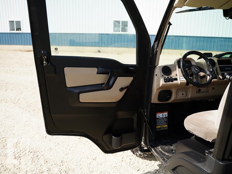 2021-john-deere-gator-xuv-835r-image-31