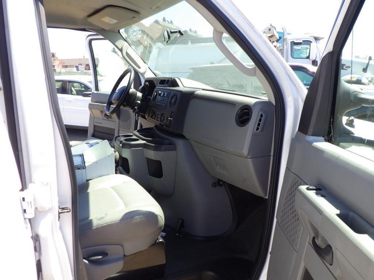 2011-ford-cargo-image-6