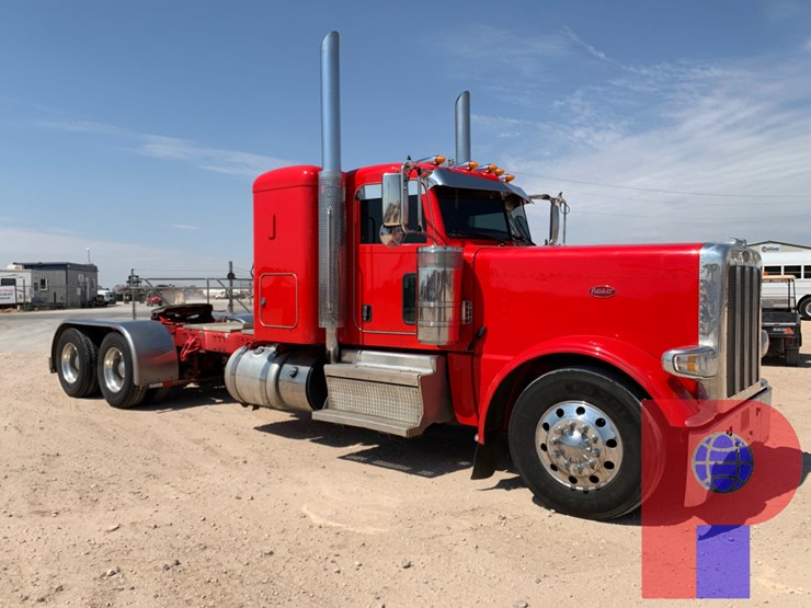 2020-peterbilt-389-image-2