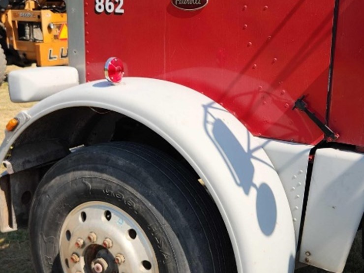 year:-1986-make:-peterbilt-model:-359-vehicle-type:-truck-mileage:-showing-335,508-drive-line:-6x4-image-25