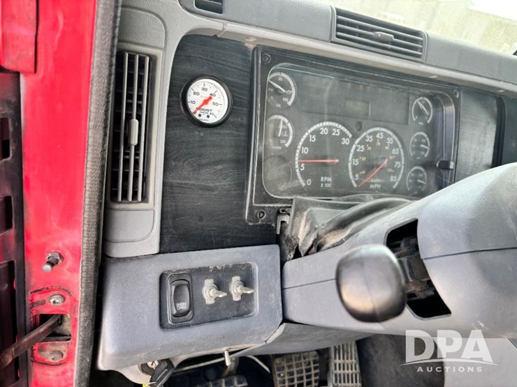 2006-freightliner-columbia-day-cab-truck-(gp11331,-unit-88)-image-98