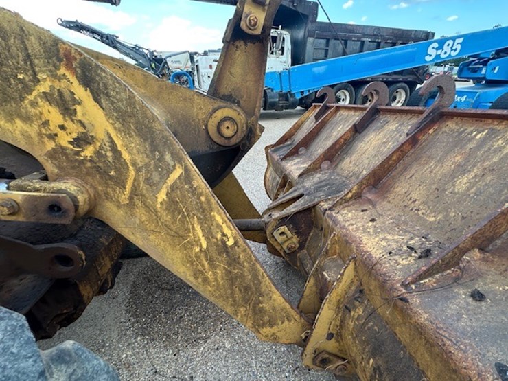 caterpillar-918f-image-26