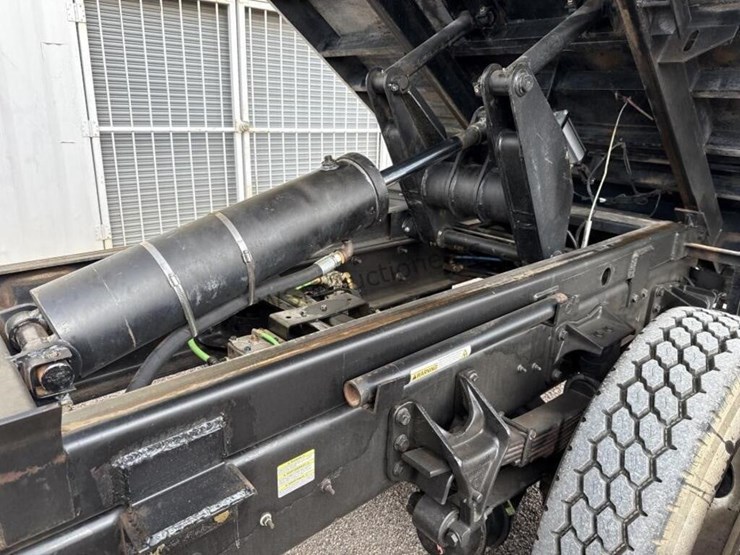2012-ford-f750-image-12