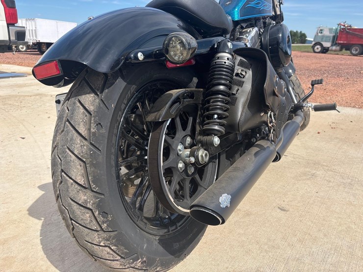 2017-harley-davidson-x11200-motorcycle-image-7