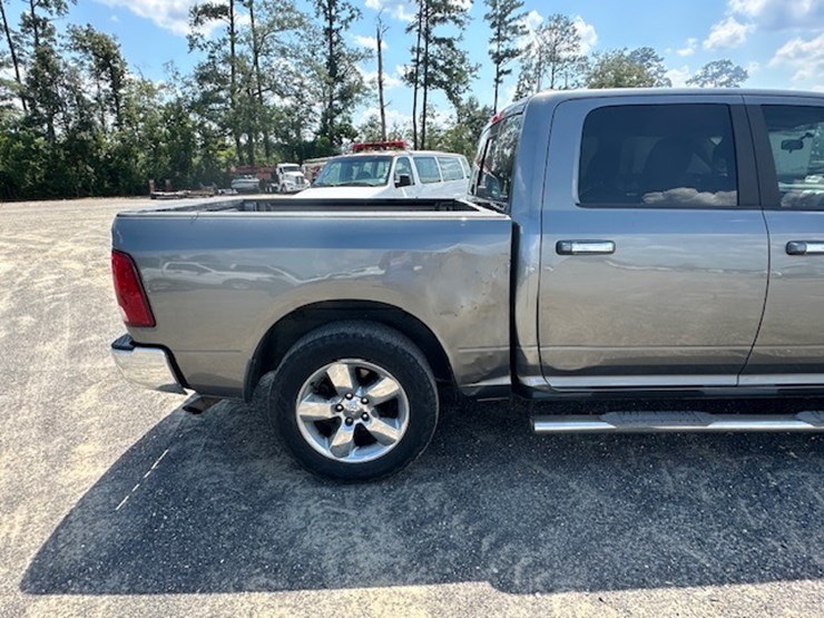 2011-dodge-ram-1500-image-19