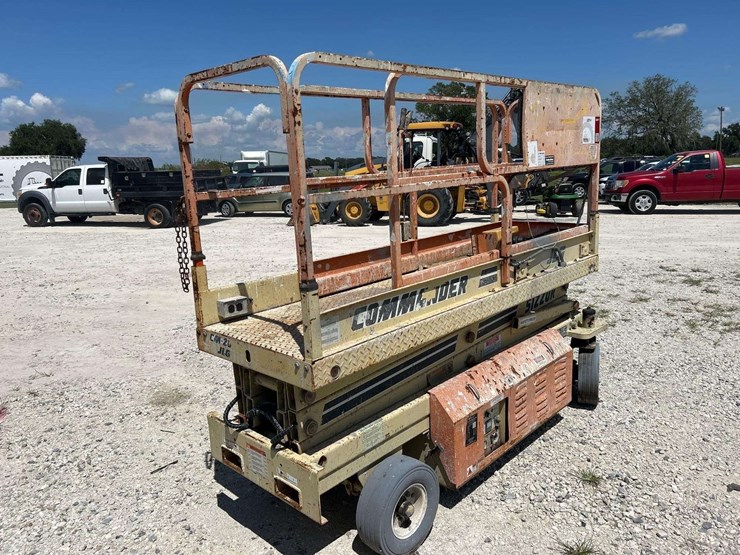 1996-jlg-commander-cm2033-20ft-electric-scissor-lift-image-3