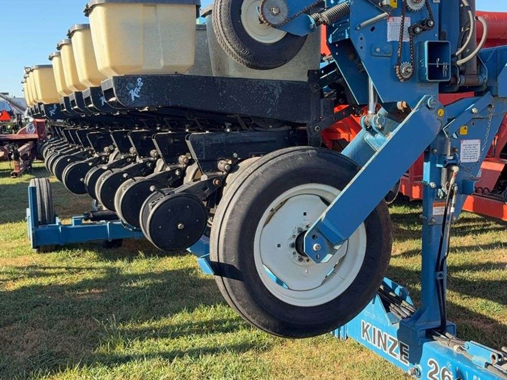kinze-2600-image-3