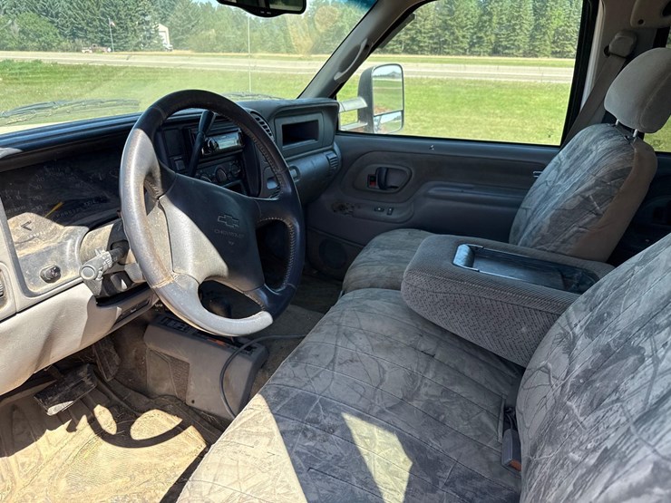 2000-chevy-3500-pickup-image-6