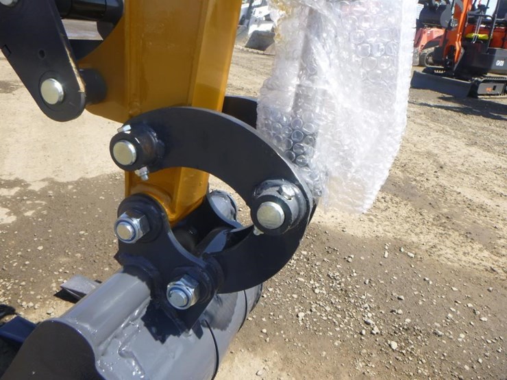2025-sdlanch-sdle20-hydraulic-excavator-image-11