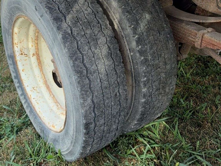 2000-ford-f550-image-12