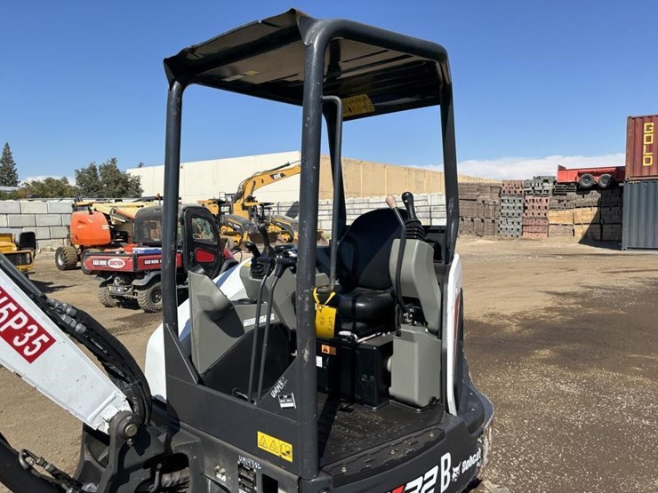 2020-bobcat-e32i-image-27