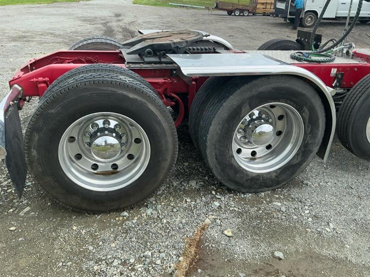 #502-•-2004-peterbilt-truck-image-29