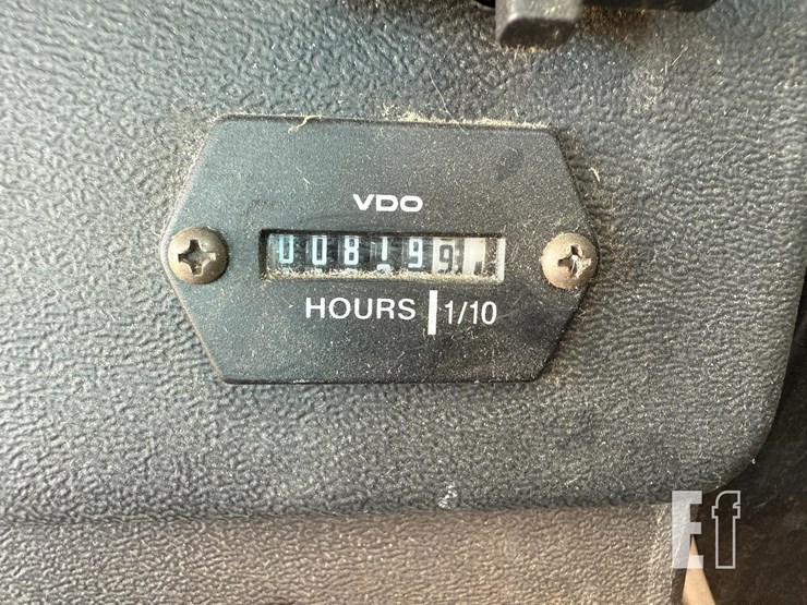 1983-john-deere-8820-image-42