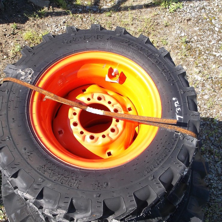 Set of AG R4 Wheels and Tires