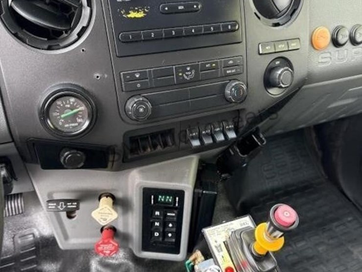 2012-ford-f750-image-27