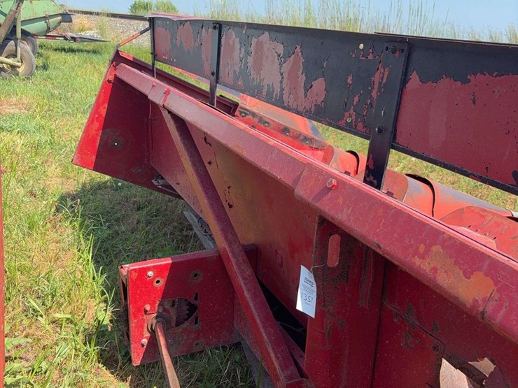 ih-983-8-row-corn-head-image-8