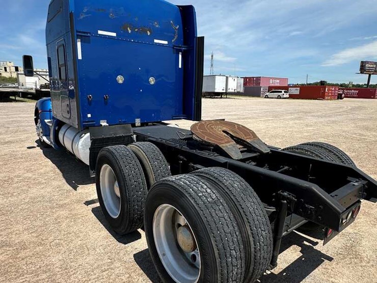 2012-kenworth-t660-image-4