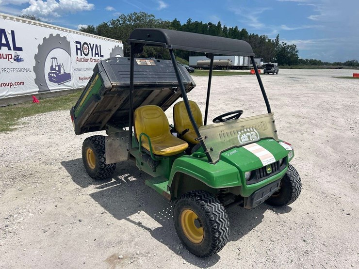 2017-john-deere-gator-image-2