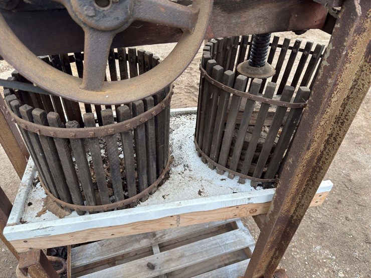 cider-press-image-7