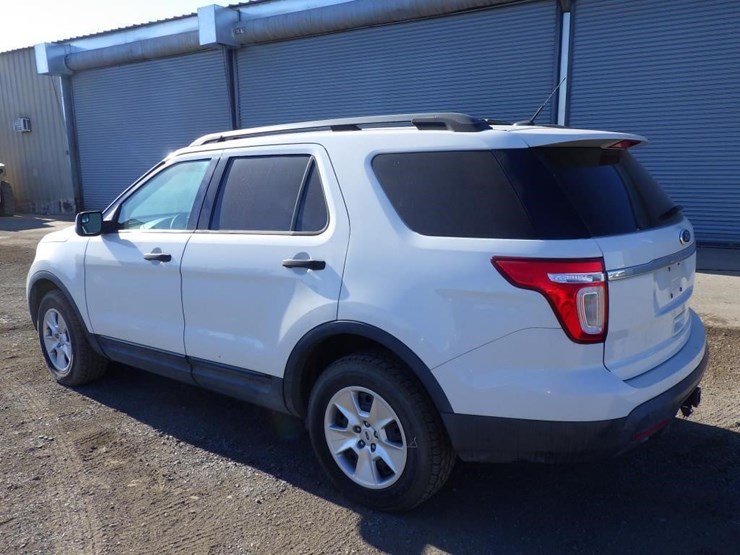 2011-ford-explorer-image-4