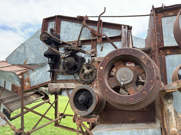 baker-threshing-machine-image-28