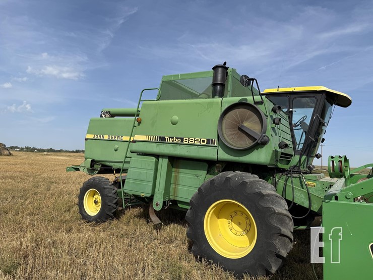 1983-john-deere-8820-image-5
