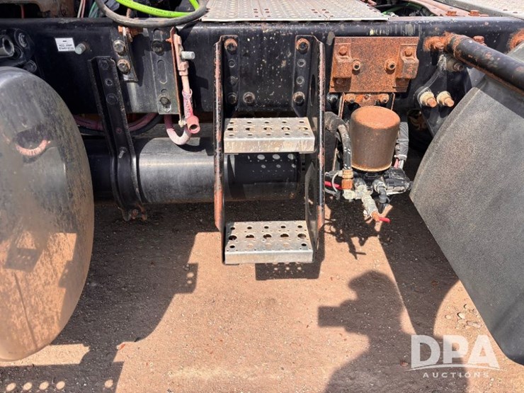 2006-sterling-day-cab-truck-(gp11332,-unit-18)-image-26