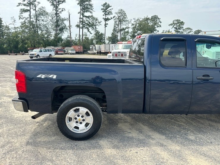 2010-chevrolet-silverado-image-20