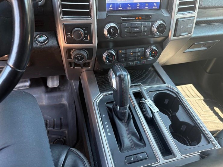 2020-ford-f150-platinum-image-4