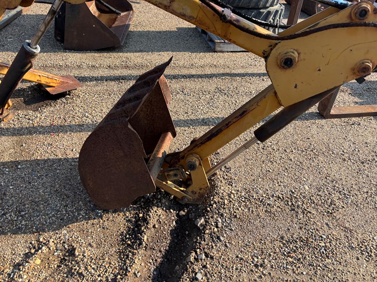 #3470-•-self-propelled-backhoe-image-7