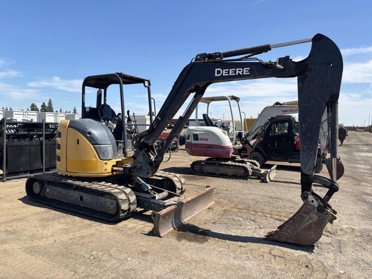 2016-deere-50g-image-2