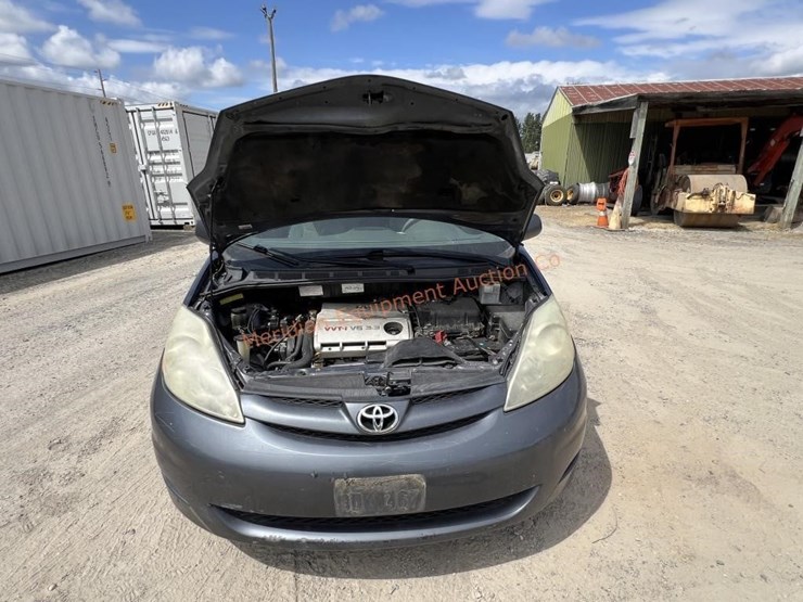 2006-toyota-sienna-image-28