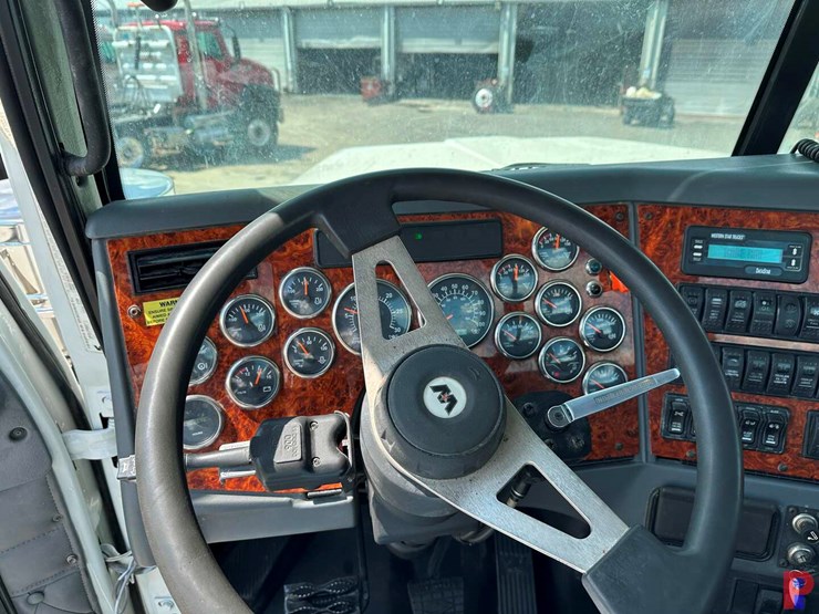 2012-western-star-4900-image-13
