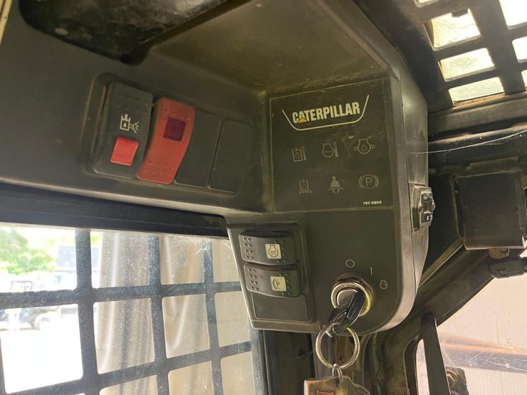 2005-supertrak-sk120tr-image-25