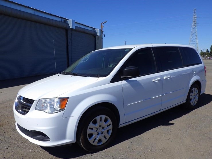 2017-dodge-grand-caravan-image-1
