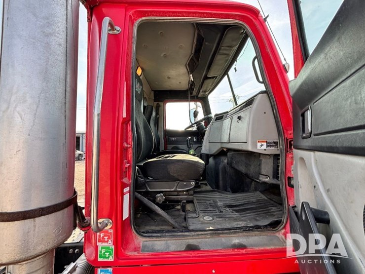 2017-western-star-w4700sb-day-cab-truck-(gp11329,-unit-82)-image-78